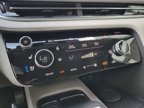 New 2027 INFINITI QX60 Luxe w/ Family Package FWD image 25