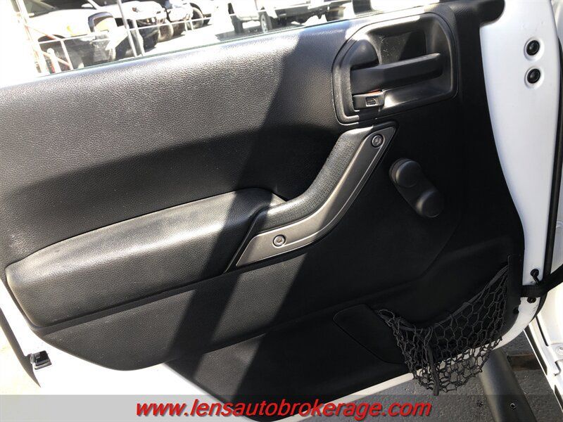 Used 2014 Jeep Wrangler Unlimited Sport AWD/4WD image 12