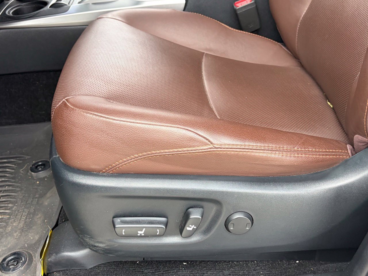 Used 2022 Toyota 4Runner Limited AWD/4WD image 5