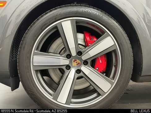 Used 2025 Porsche Cayenne GTS AWD/4WD image 10