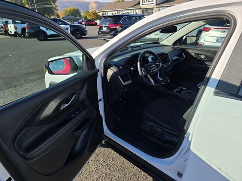 Used 2024 GMC Terrain SLE image 21