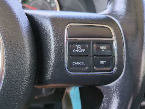 Used 2018 Jeep Wrangler Unlimited Sahara w/ Connectivity Group AWD/4WD image 23