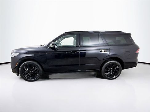Used 2025 Lincoln Navigator Reserve w/ Jet Appearance Package image 4