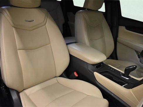 Used 2018 Cadillac XT5 Premium Luxury image 9