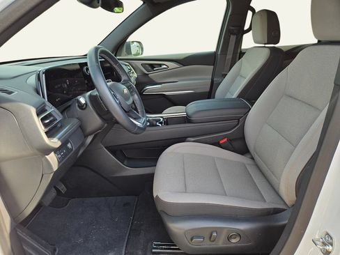Used 2026 Chevrolet Traverse LT FWD image 25