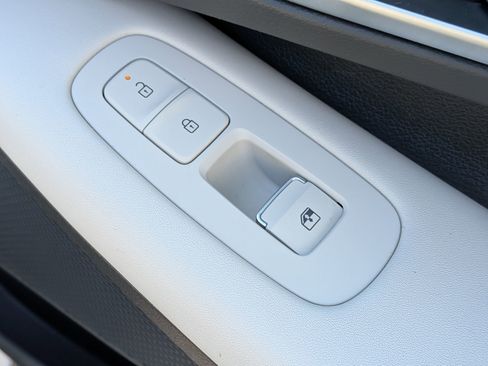 Used 2025 Hyundai Sonata SEL FWD image 35