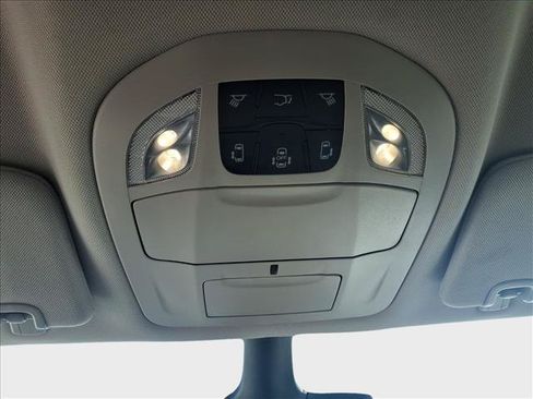 Used 2024 Chrysler Pacifica Touring-L FWD image 30