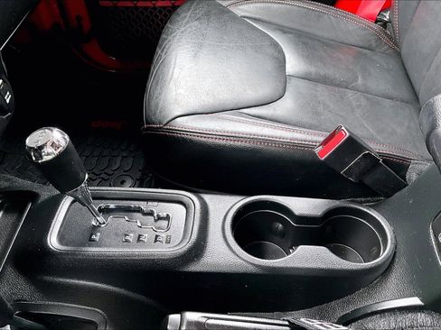 Used 2018 Jeep Wrangler Unlimited Rubicon image 28