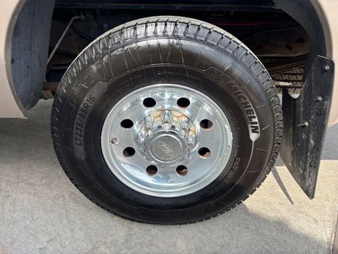 Used 1999 Ford F250 XL image 9