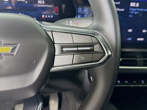 Used 2025 Chevrolet Equinox EV LT image 13