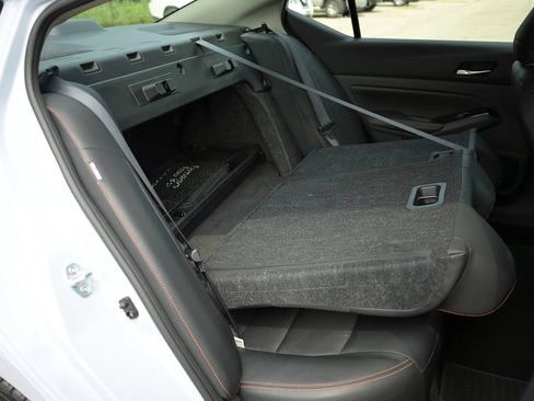 Used 2024 Nissan Altima 2.5 SR AWD/4WD image 41