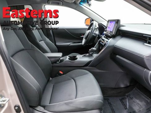 Used 2024 Toyota Venza LE image 24