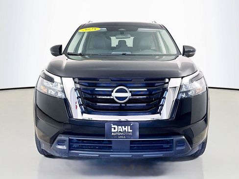 Used 2025 Nissan Pathfinder SV AWD/4WD image 3