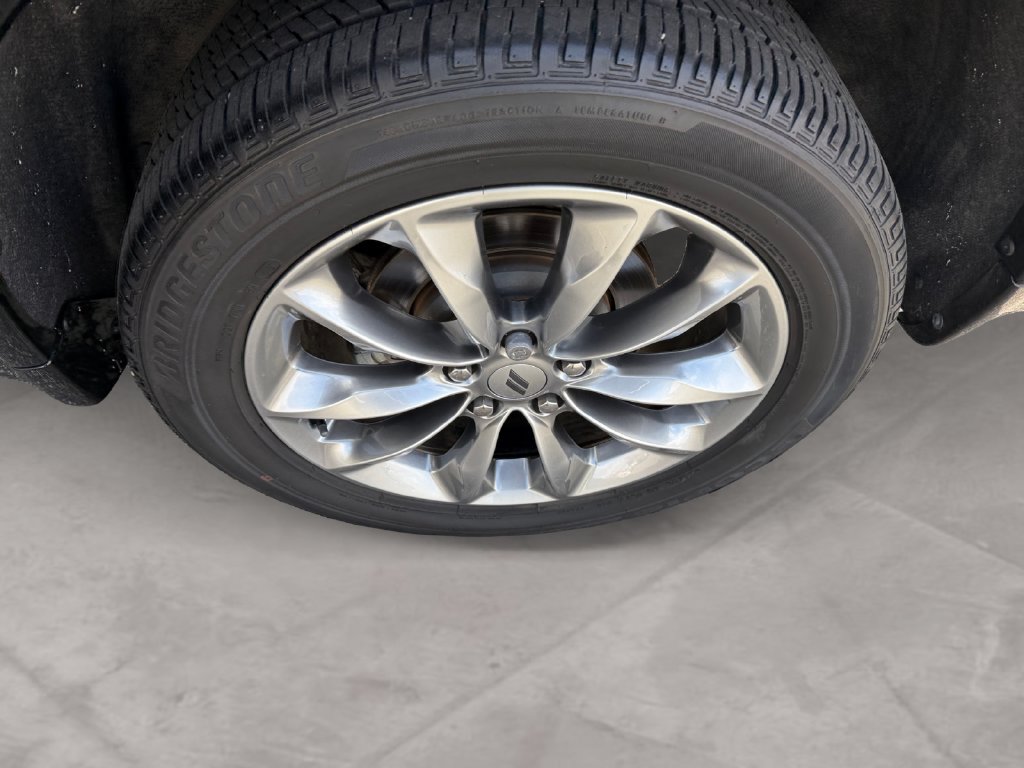 Used 2022 Dodge Durango SXT w/ Anodized Platinum Package AWD/4WD image 14