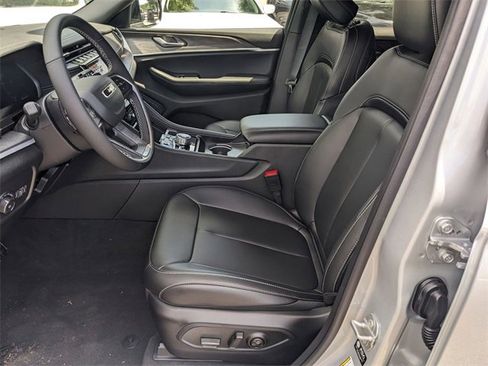 New 2025 Jeep Grand Cherokee L Limited image 6