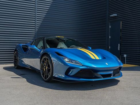 Used 2023 Ferrari F8 Tributo RWD image 8