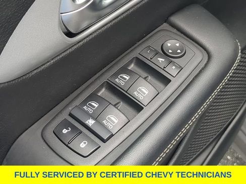 Used 2025 Chrysler Pacifica Limited FWD image 23