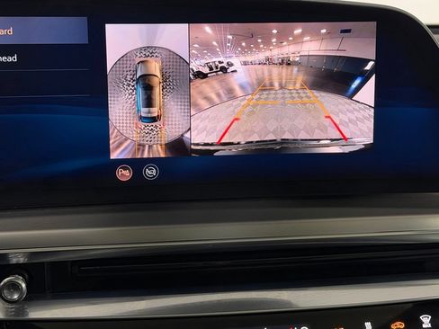 Used 2024 Cadillac Lyriq Sport RWD image 20