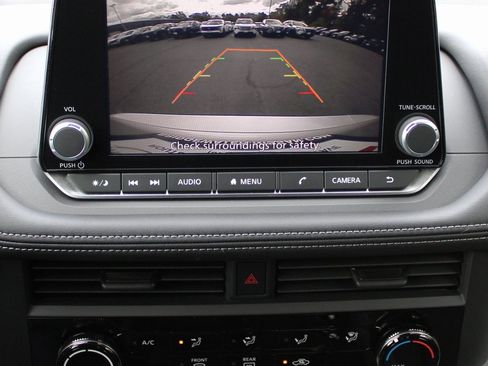 Certified 2025 Nissan Rogue S image 34