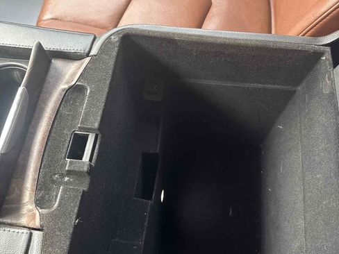 Used 2016 Cadillac Escalade Premium image 25