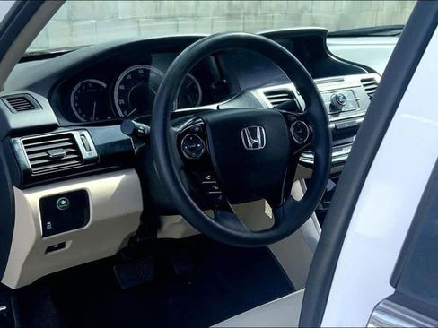 Used 2016 Honda Accord LX image 14