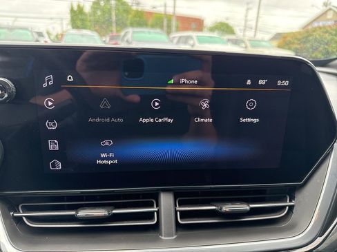 Used 2024 Chevrolet Trax RS w/ Sunroof Package image 23