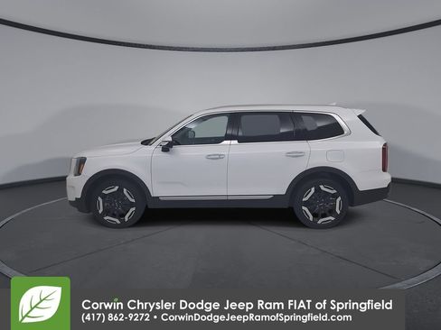 Used 2025 Kia Telluride S FWD image 9