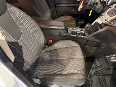 Used 2017 Chevrolet Equinox LT w/ Convenience Package FWD image 24