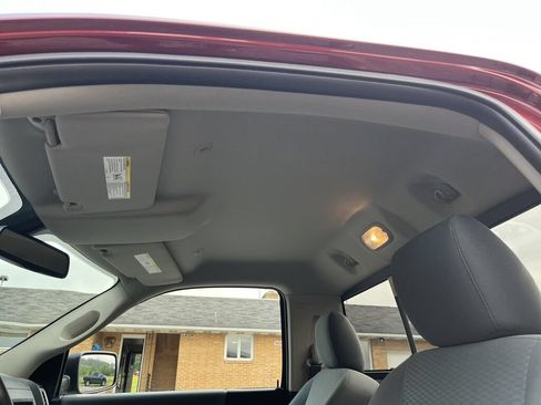 Used 2017 RAM 1500 Express AWD/4WD image 30