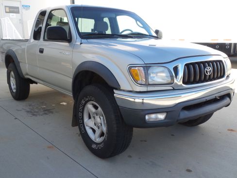 Used 2002 Toyota Tacoma PreRunner image 6