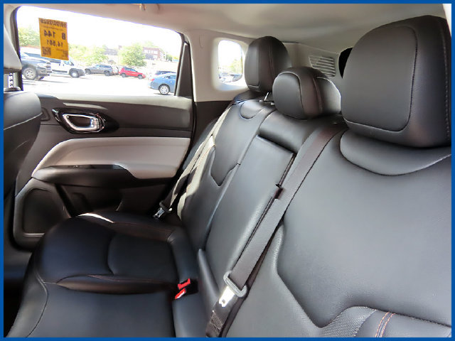 Used 2022 Jeep Compass Limited w/ Sun and Sound Group AWD/4WD image 10