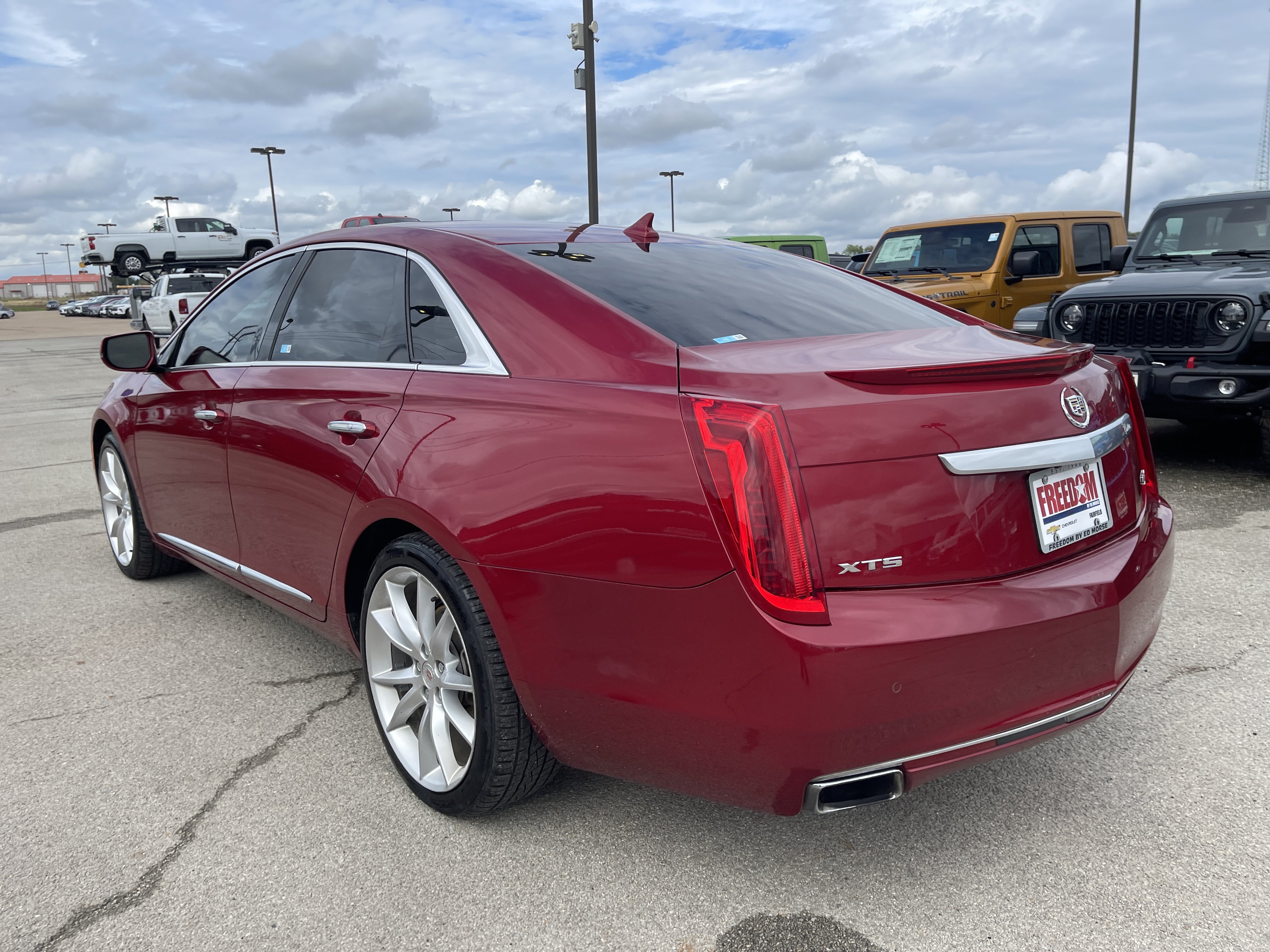 Used 2013 Cadillac XTS Premium FWD image 9
