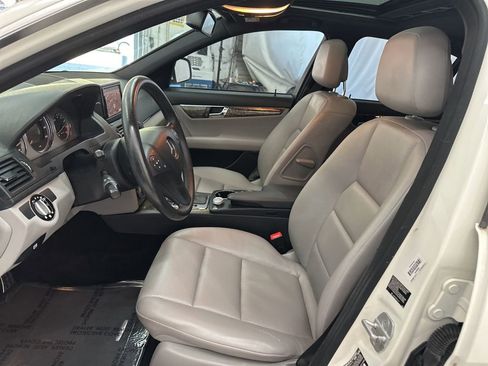 Used 2008 Mercedes-Benz C 350 Sport image 19