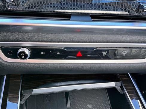 Used 2024 BMW X7 xDrive40i image 15