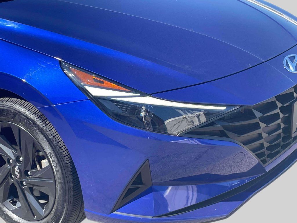 Used 2023 Hyundai Elantra SEL w/ Cargo Package FWD image 10