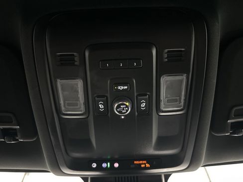 Used 2024 GMC Yukon AT4 w/ Technology Package AWD/4WD image 31