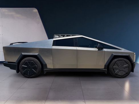 Used 2025 Tesla Cybertruck Cyberbeast AWD/4WD image 6
