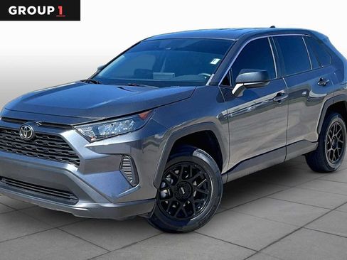 Used 2022 Toyota RAV4 LE FWD image 1