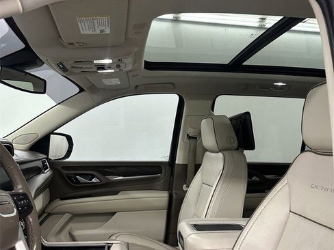 Used 2021 GMC Yukon XL Denali w/ LPO, Illumination Package image 13