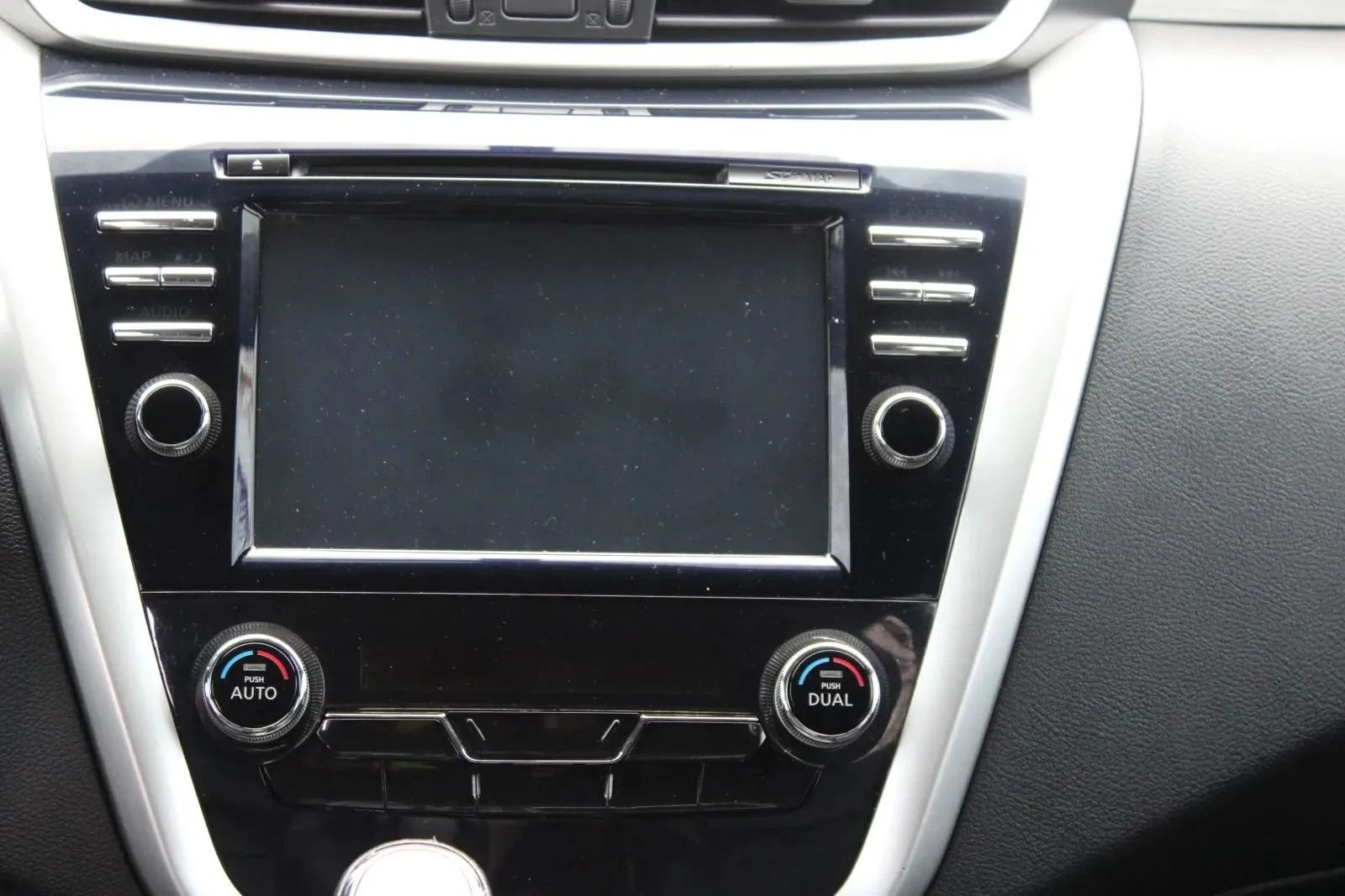 Used 2018 Nissan Murano SL w/ Moonroof Package FWD image 10