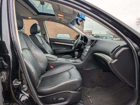 Used 2015 INFINITI Q40 Base AWD 4dr Sedan w/ Moonroof Package image 16