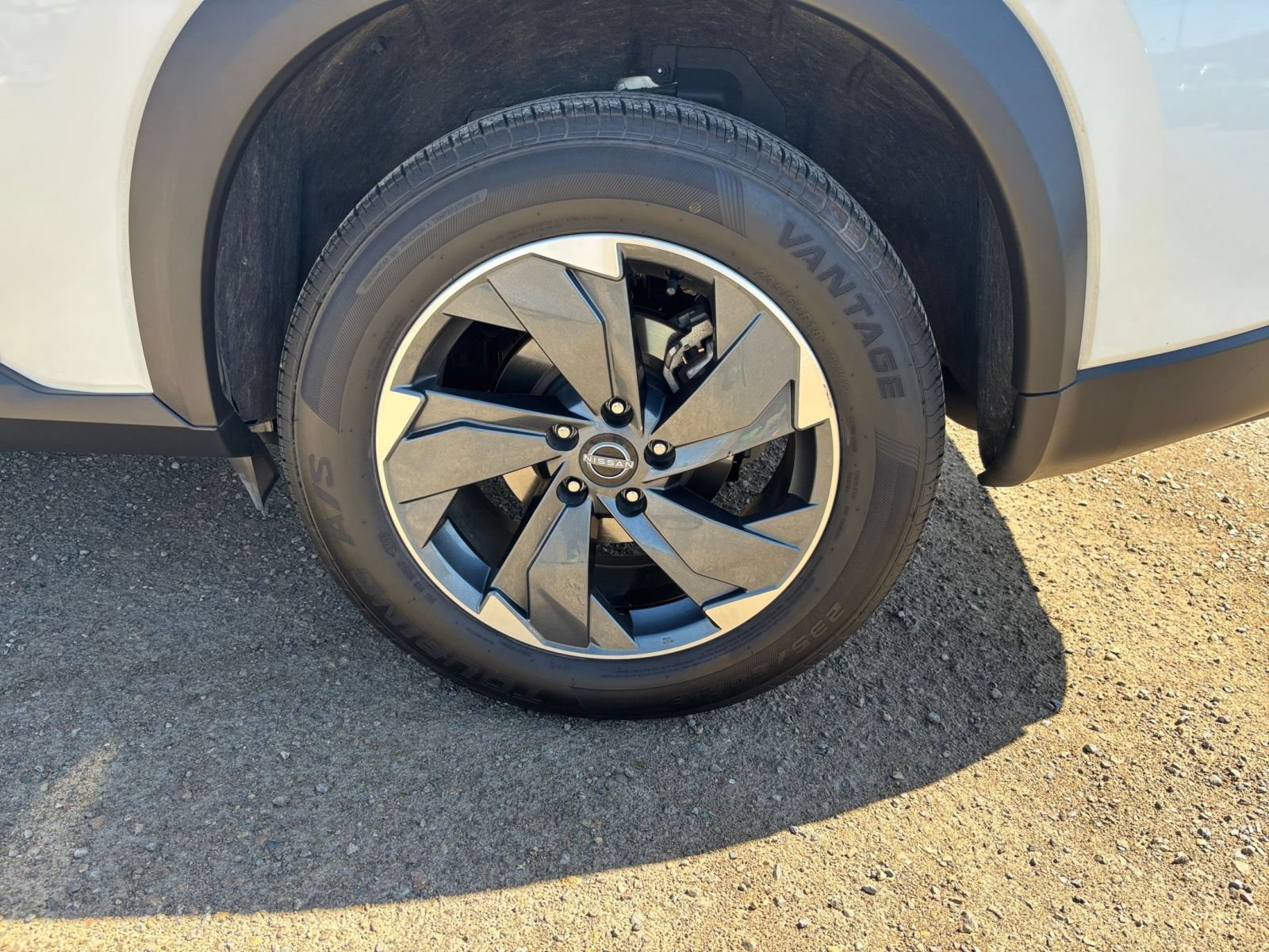Used 2025 Nissan Rogue SV AWD/4WD image 31