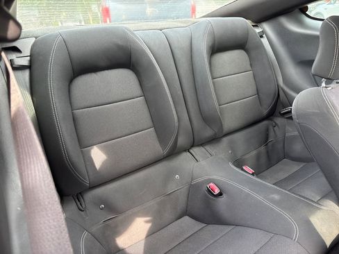 Used 2017 Ford Mustang Coupe RWD image 29