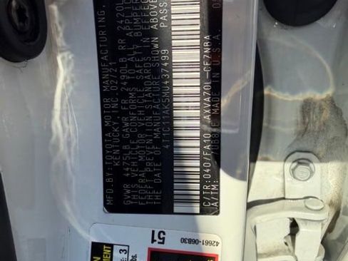 Used 2021 Toyota Camry LE image 11