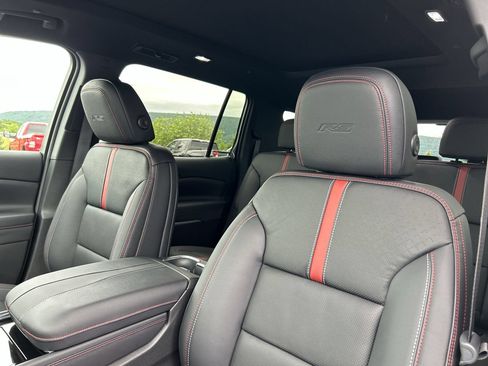 New 2026 Chevrolet Traverse RS w/ LPO, Floor Liner Package AWD/4WD image 23