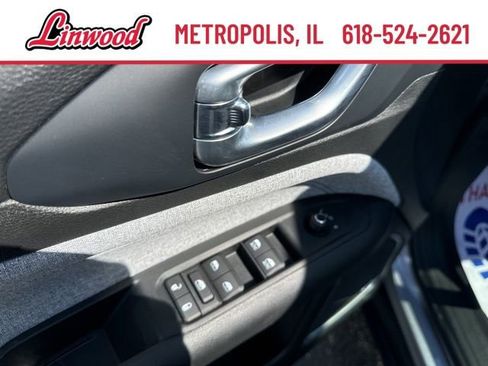 Used 2022 Jeep Compass Latitude w/ Sun and Sound Group AWD/4WD image 15
