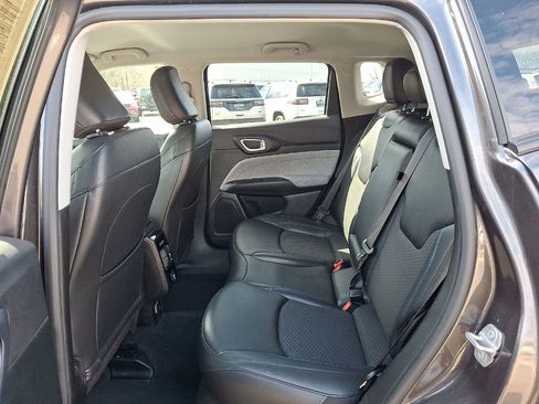 Certified 2022 Jeep Compass Latitude image 19