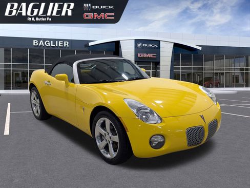 Used 2008 Pontiac Solstice Convertible w/ Premium Package RWD image 1