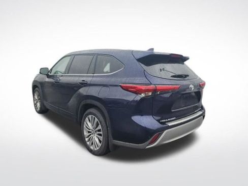 Used 2021 Toyota Highlander Platinum AWD/4WD image 6