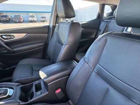 Used 2020 Nissan Rogue Sport SL image 12